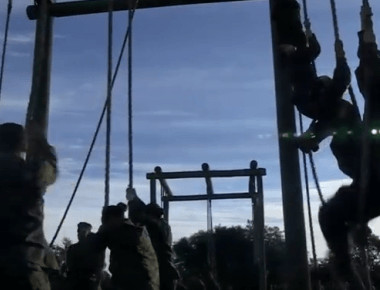 Εκπαίδευση γυναικών πεζοναυτών του στρατού των ΗΠΑ! (βίντεο)